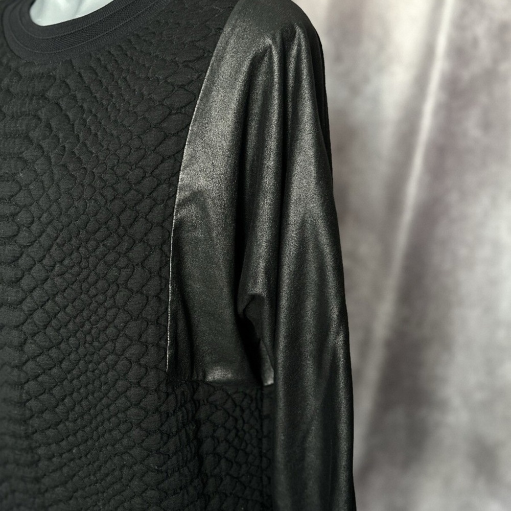 💫Sandro Paris Black Mixed Media Top Faux Leather Sleeves Size M  💫 - Picture 3 of 10